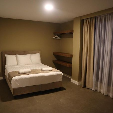 Empire Apartments Su 2 Marthastraat ปารามารีโบ ภายนอก รูปภาพ