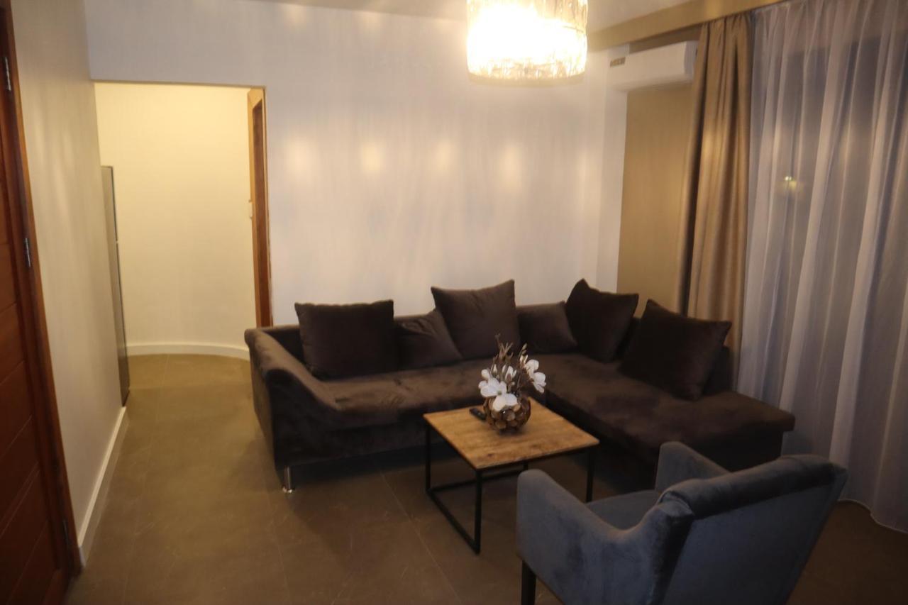 Empire Apartments Su 2 Marthastraat ปารามารีโบ ภายนอก รูปภาพ